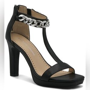 Black Adrienne Vittadini Gallery Sandal - Size 8.5